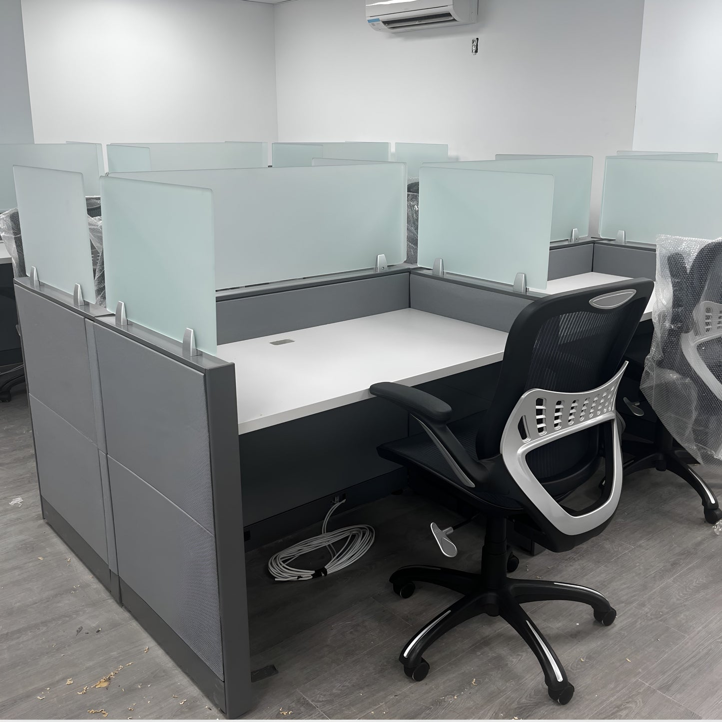 Steelcase Glass Telemarketing Cubicle