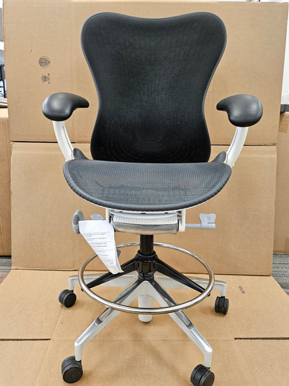 Herman Miller Mirra 2 w/Stool