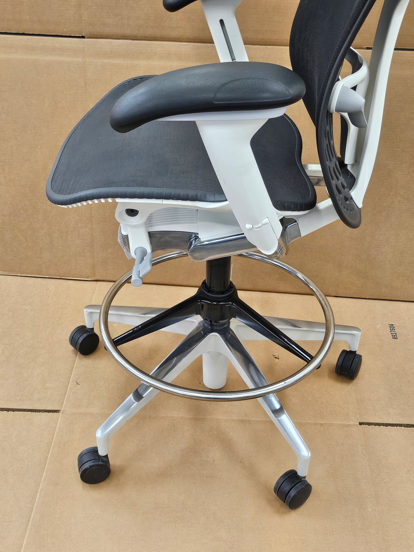 Herman Miller Mirra 2 w/Stool