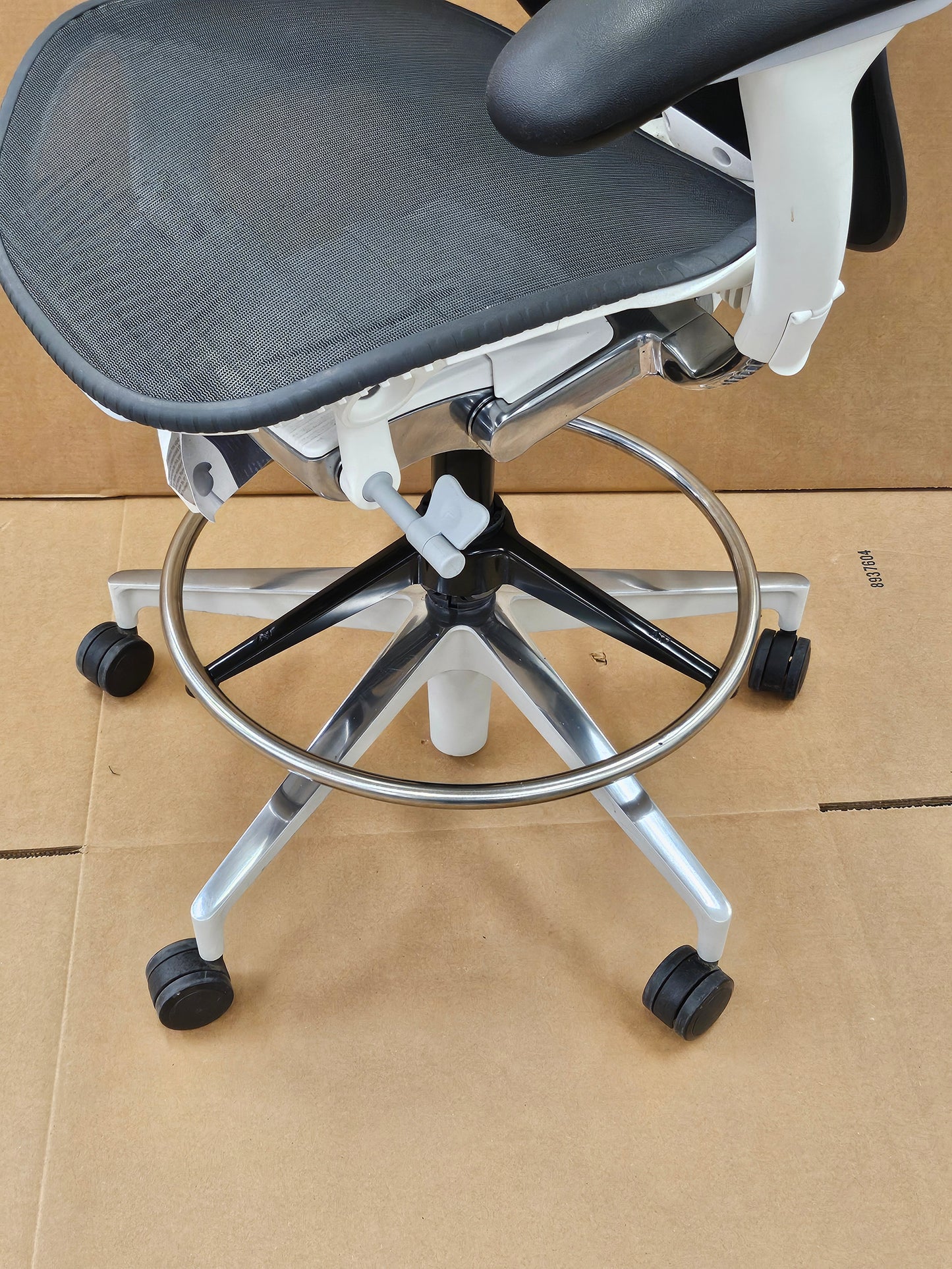 Herman Miller Mirra 2 w/Stool