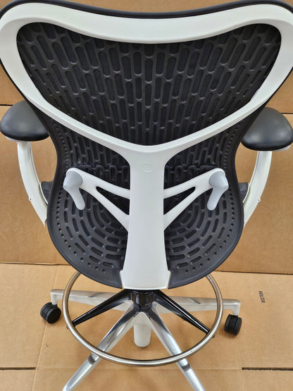 Herman Miller Mirra 2 w/Stool