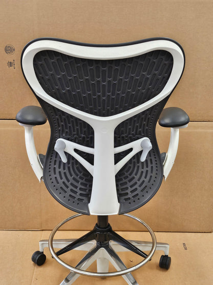 Herman Miller Mirra 2 w/Stool