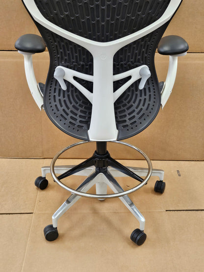 Herman Miller Mirra 2 w/Stool