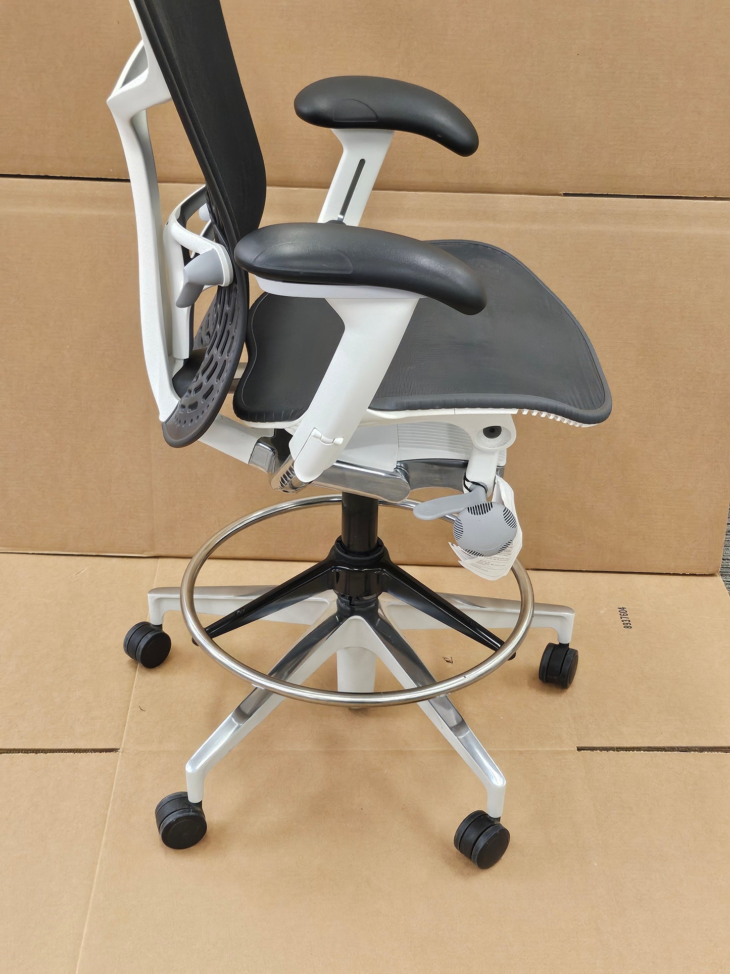 Herman Miller Mirra 2 w/Stool