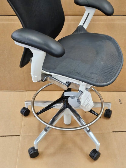 Herman Miller Mirra 2 w/Stool