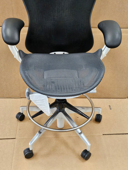 Herman Miller Mirra 2 w/Stool